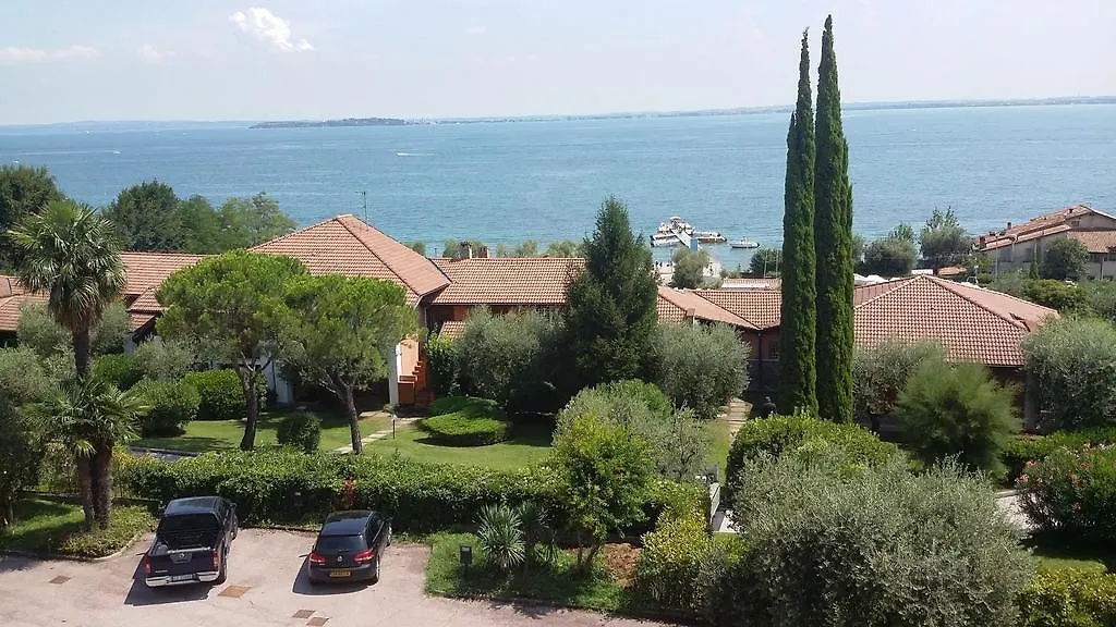 Hotel Du Lac Moniga del Garda 2*,  Italy